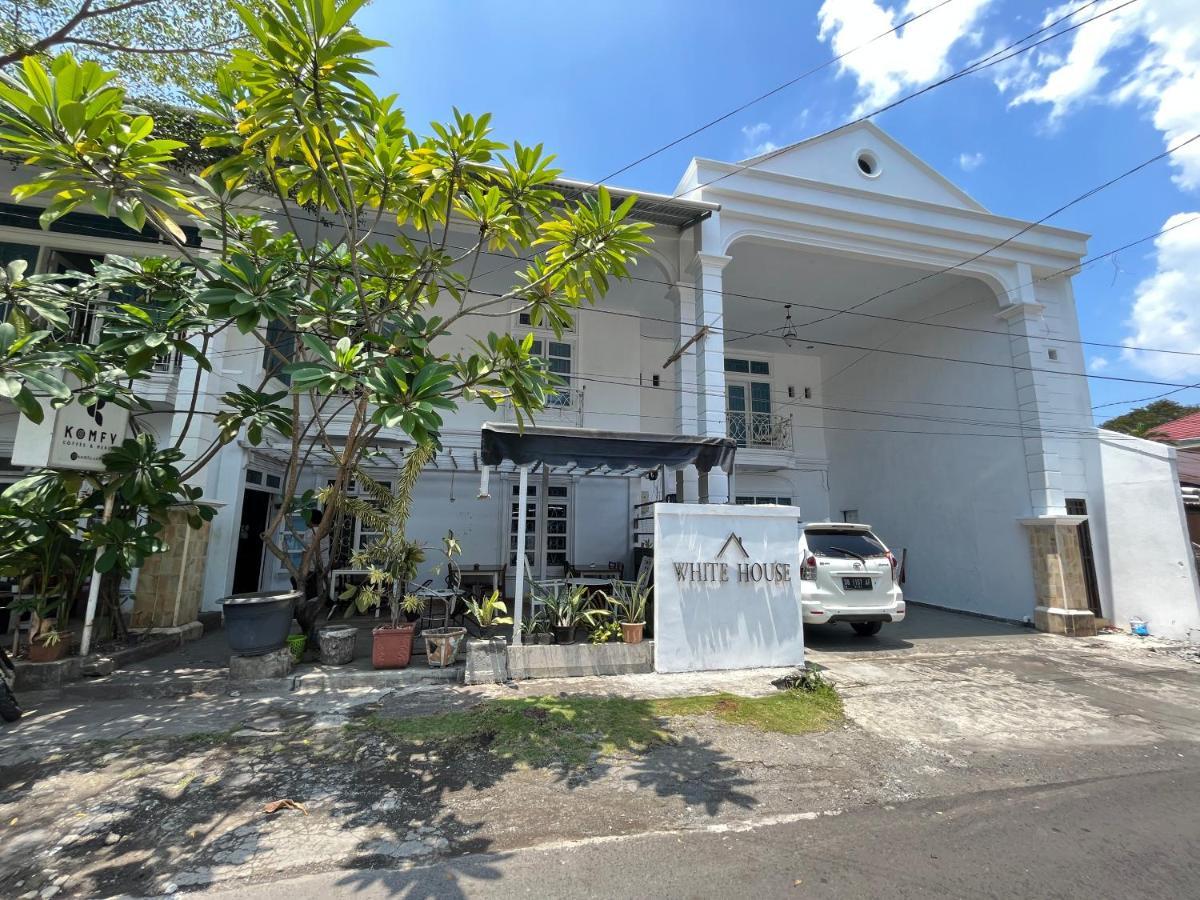 Reddoorz Near Kantor Walikota マナド エクステリア 写真