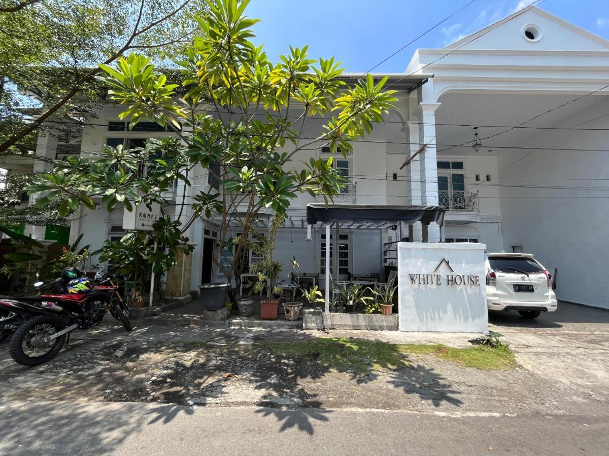 Reddoorz Near Kantor Walikota マナド エクステリア 写真